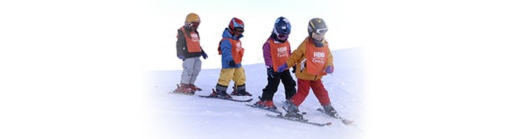 ¿A qué edad deben comenzar mi hijo a esquiar?